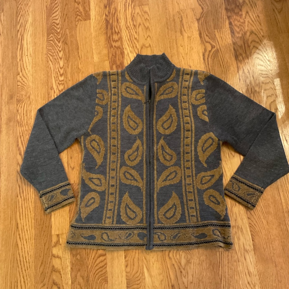 Pendleton- Beautiful Paisley Gray/ Brown Cardigan sweater. Size L - Picture 7 of 7